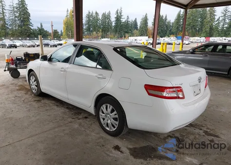 2011 Toyota Camry Le z USA, uszkodzony, nr VIN 4T4BF3EK7BR139851